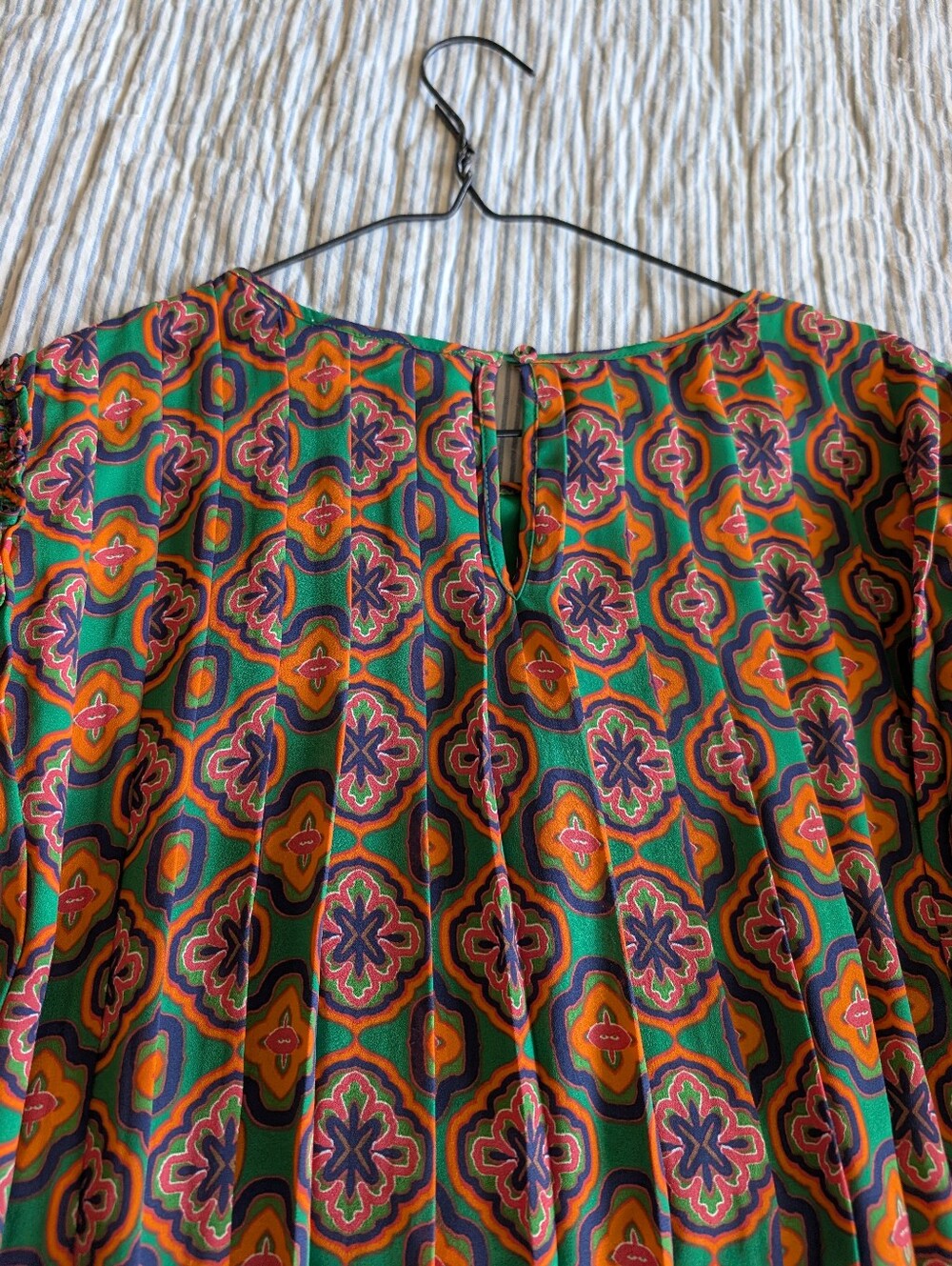 DR2 Green Geometric Print Blouse With Ruffle Sleeves XL - Picture 5 of 5